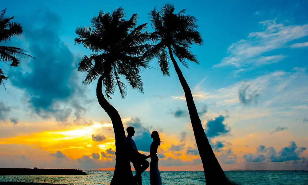 10 Tips That Will Be Valuable to Couples Planning a Honeymoon