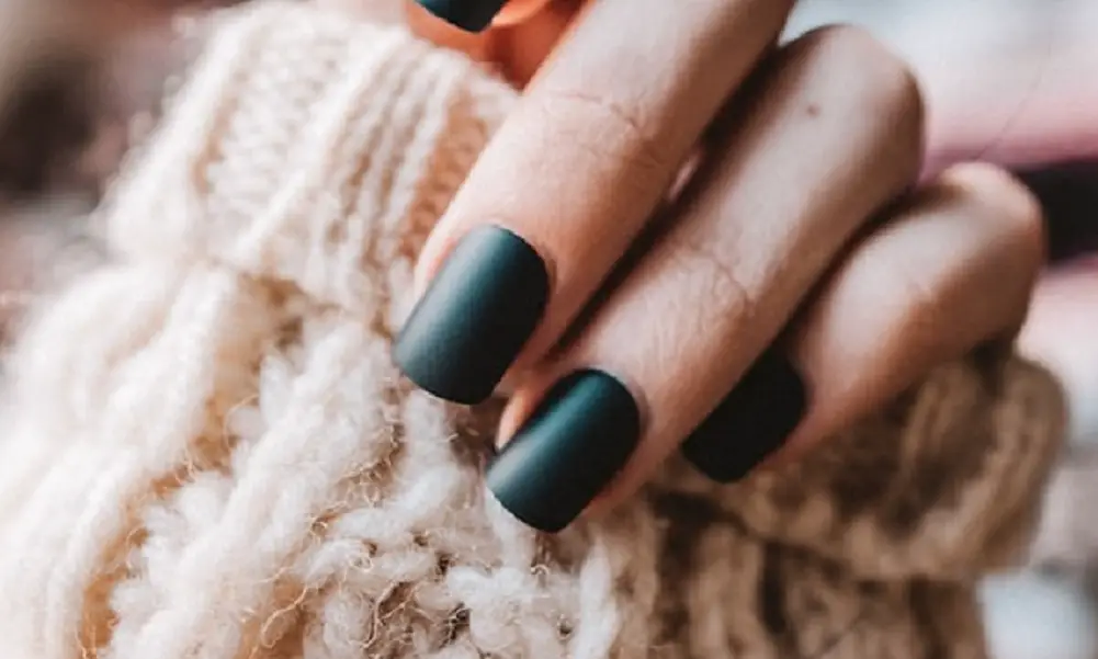 What does black nails means?
